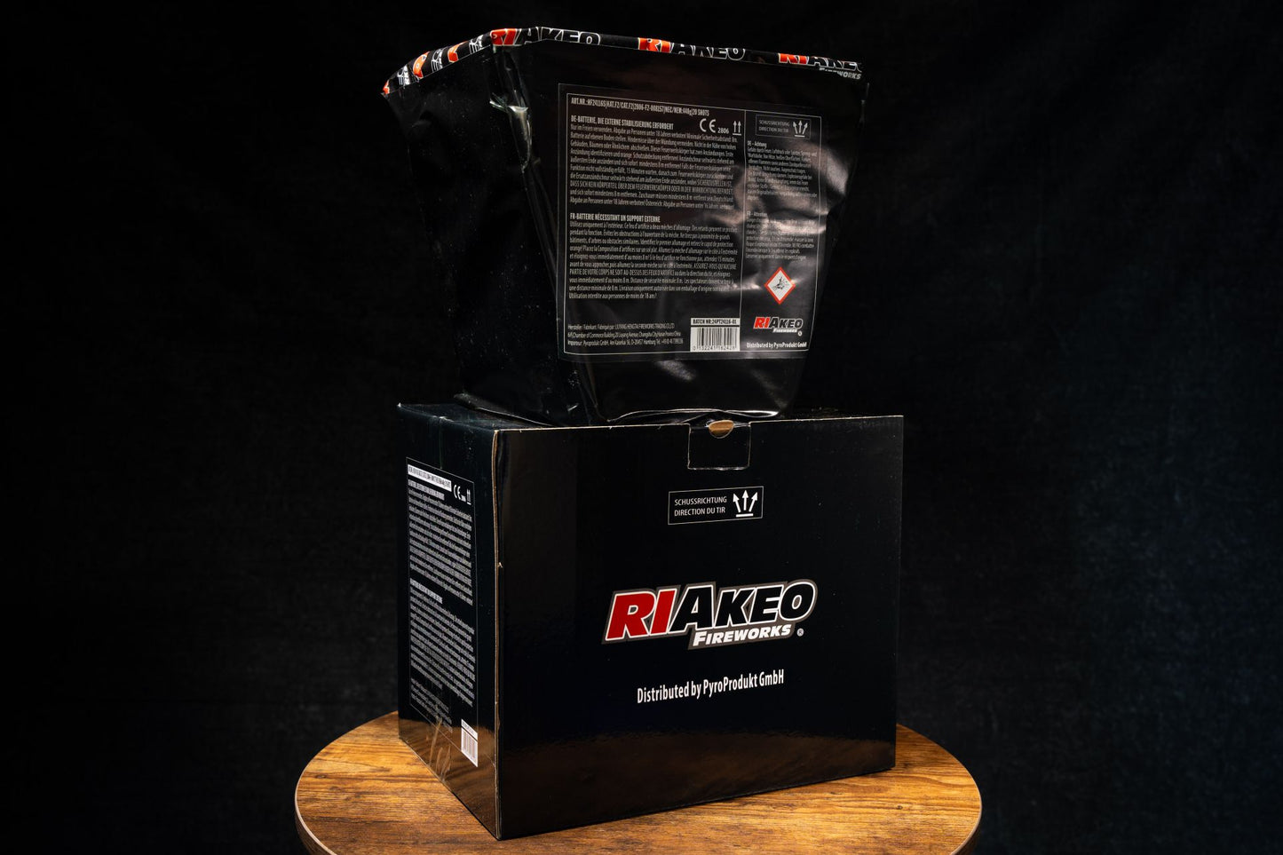 20’S White Strobe & Gold Crown Horsetail with Gold Crown tail